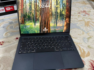apple-macbook-air-m2-midnight-256gb-stil-moshhnost-i-idealnoe-sostoianie