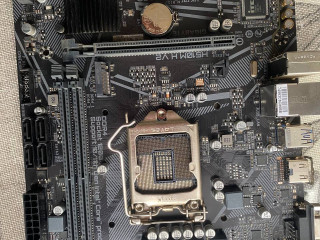 prodam-materinskuiu-platu-gigabyte-h510m-k-v2-v-otlicnom-sostoianii