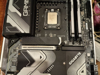 z790-ddr5-60k-na-garantii-karaganda-korobka-est-otpravliu-prodam