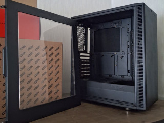 korpus-atx-mid-tower-fractal-design-define-c-window