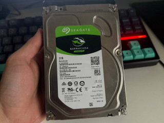 zestokii-disk-seagate-barracuda-3tb-v-xorosem-sostoianii-probeg-bolsoi-no-bez-defektov