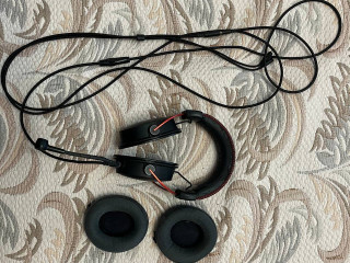 nausniki-hyperx-alpha