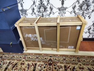novyi-zapecatannyi-monitor-ffalcon-f6