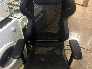 prodam-kreslo-dxracer-air