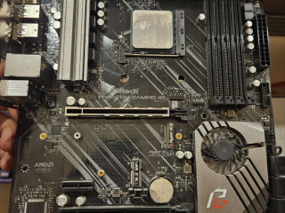 asrock-x570-phantom-gaming-4s-vse-rabotaet-iz-minusov-gnezdo-mikro-poletel-cena-35k