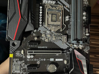 materinskuiu-platu-gigabyte-z390-gaming-x
