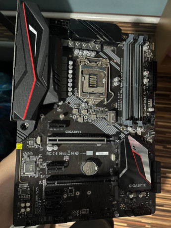 materinskuiu-platu-gigabyte-z390-gaming-x-big-0
