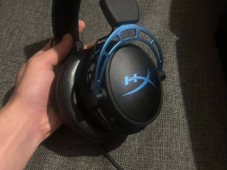 nausniki-hyperx-cloud-alfa-s-legendarnye-na-igrovom-rynke-svoim-zvukom-mikrofonom-takze-sumopoda
