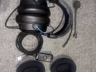 nausniki-hyperx-cloud-alfa-s-legendarnye-na-igrovom-rynke-svoim-zvukom-mikrofonom-takze-sumopoda
