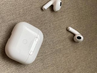 almaty-prodam-airpods-pro-3-sostoianie-xorosee-original-est-carapiny-cena-23000