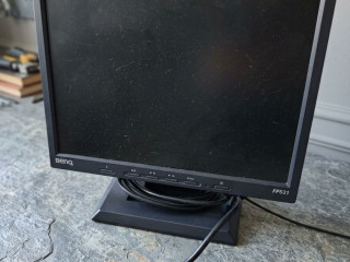 almaty-prodam-monitor-po-sostoianiiu-novyi-15-diuimov-cenu-predlagaite-v-ls