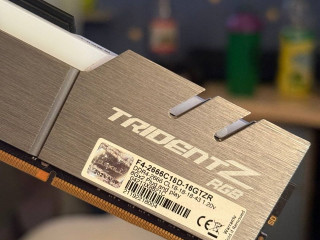 kupliu-odnu-plasku-ozu-ddr4-na-8gb