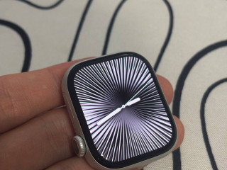 apple-watch-series-10-42-mm-serebristyi-sinii