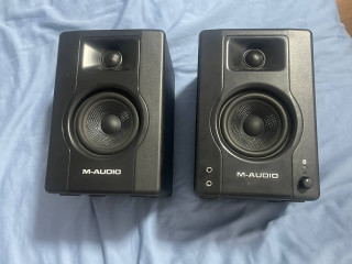 prodam-almaty-kololnki-m-audio-bx3-bt-edinstvennyi-minus-nebolsaia-polomka-no-na-zvuk-eto-ne-vli